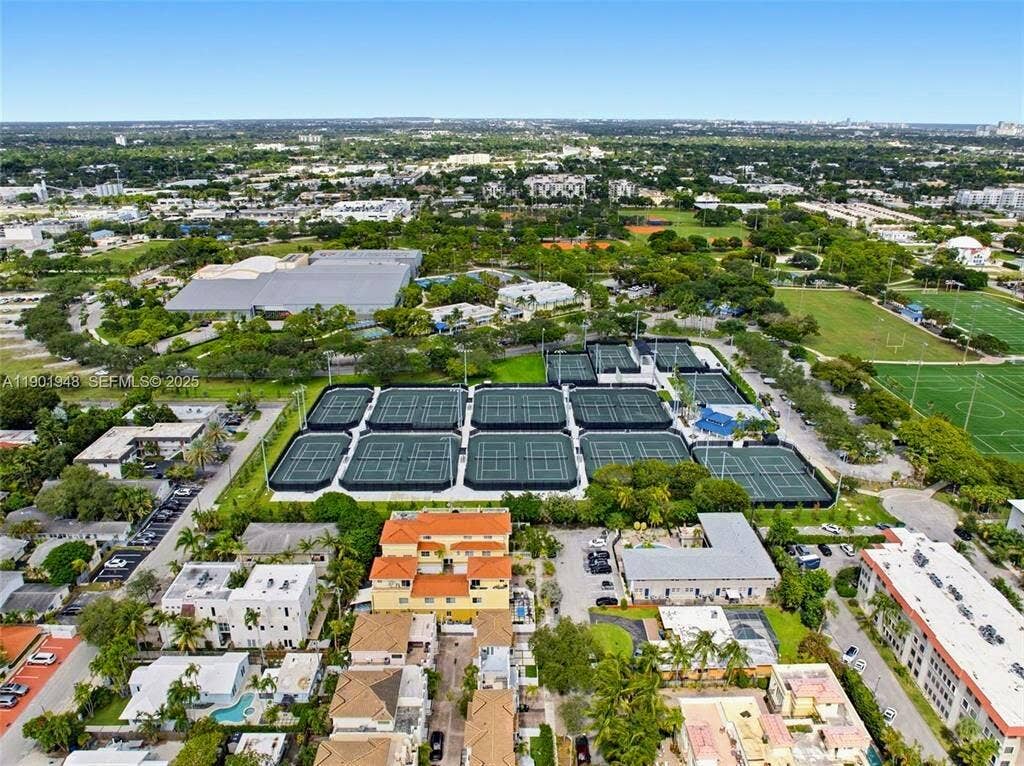 575 NE 7th Avenue, #4b, Fort Lauderdale, FL 33301 575 overhead 7