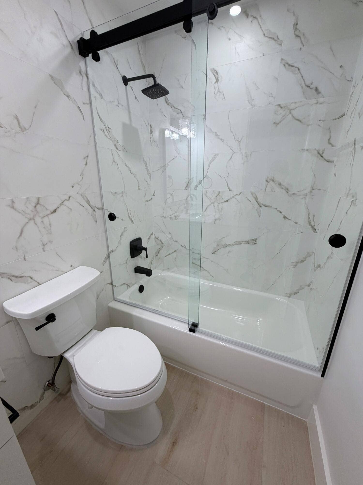 575 NE 7th Avenue, #4b, Fort Lauderdale, FL 33301 2ND BEDROOM BATHROOM
