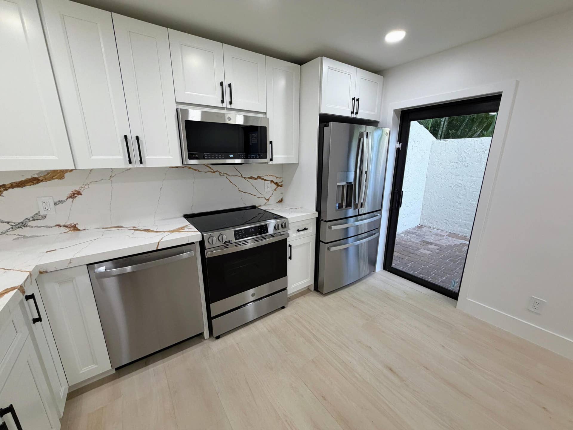 575 NE 7th Avenue, #4b, Fort Lauderdale, FL 33301 IMG_8999