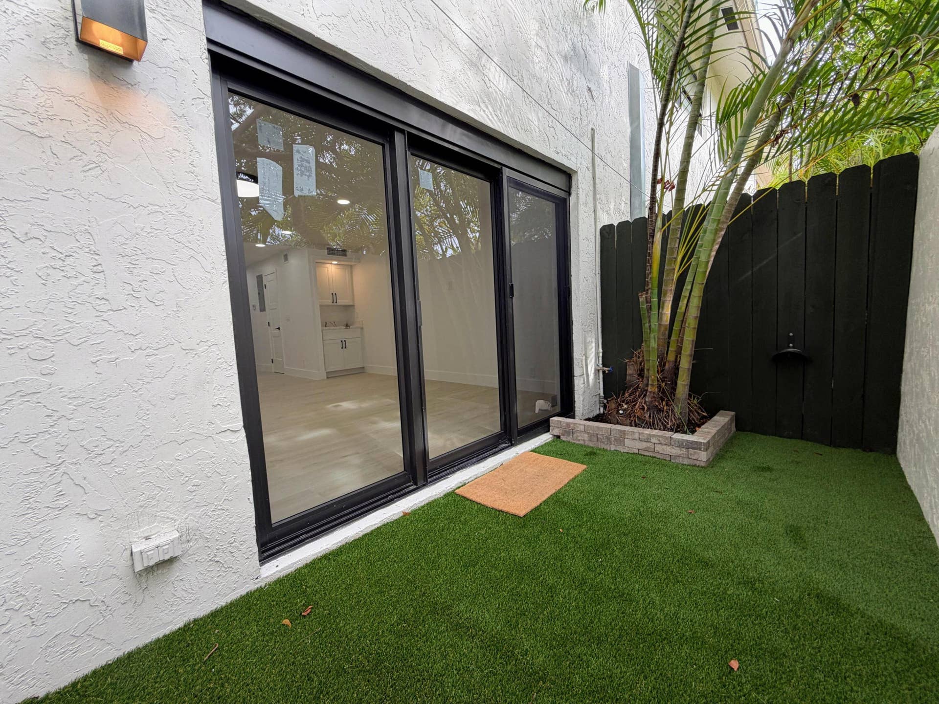 575 NE 7th Avenue, #4b, Fort Lauderdale, FL 33301 BACK PATIO