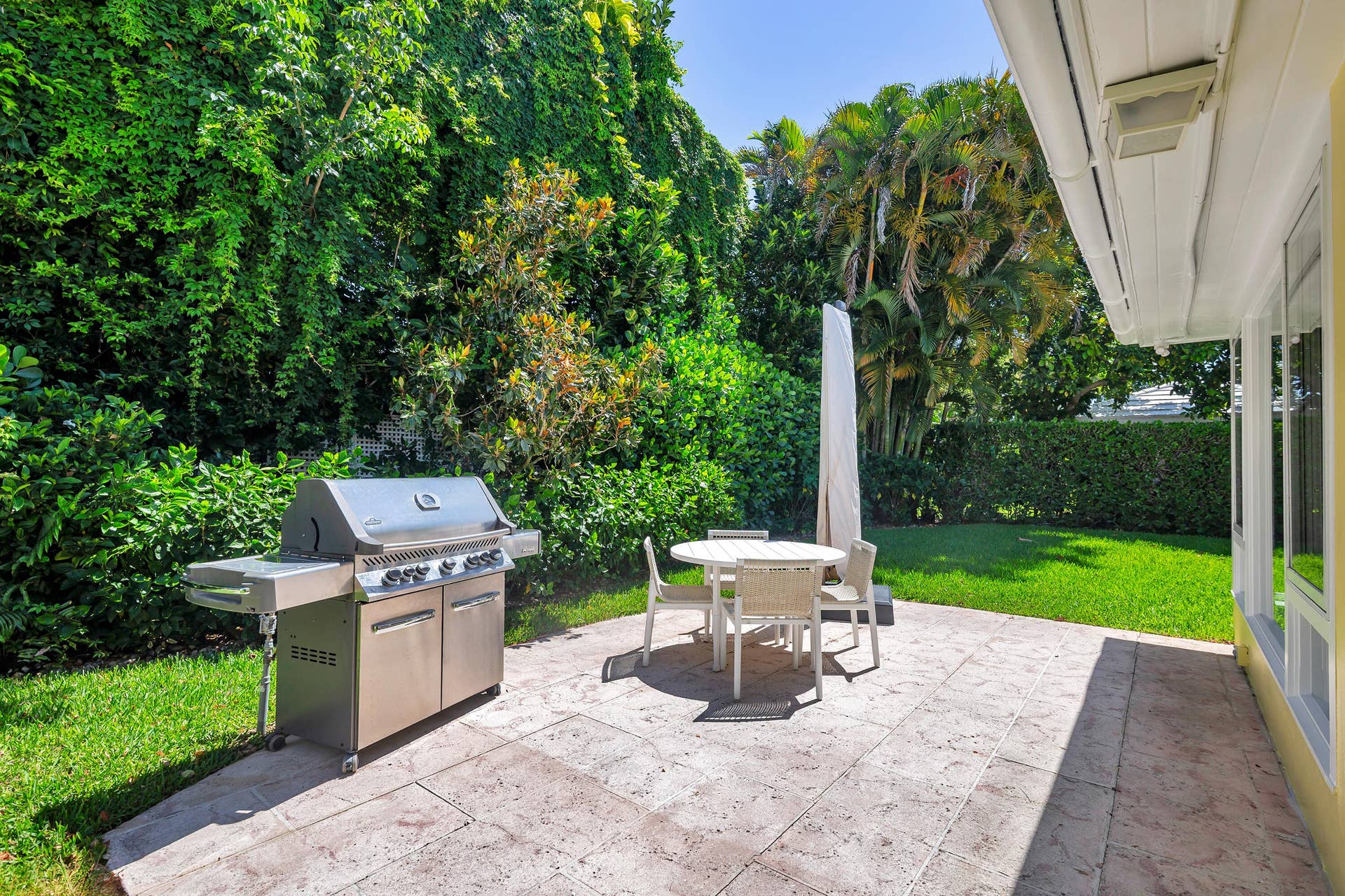 241 Via Linda, Palm Beach, Palm Beach, FL 33480 Backyard