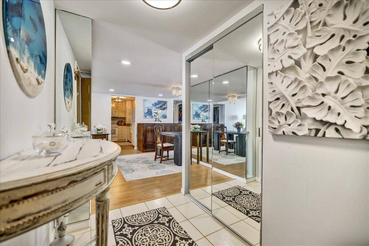 5600 N Flagler Drive, #Unit 1608, West Palm Beach, FL 33407 1608 Entry
