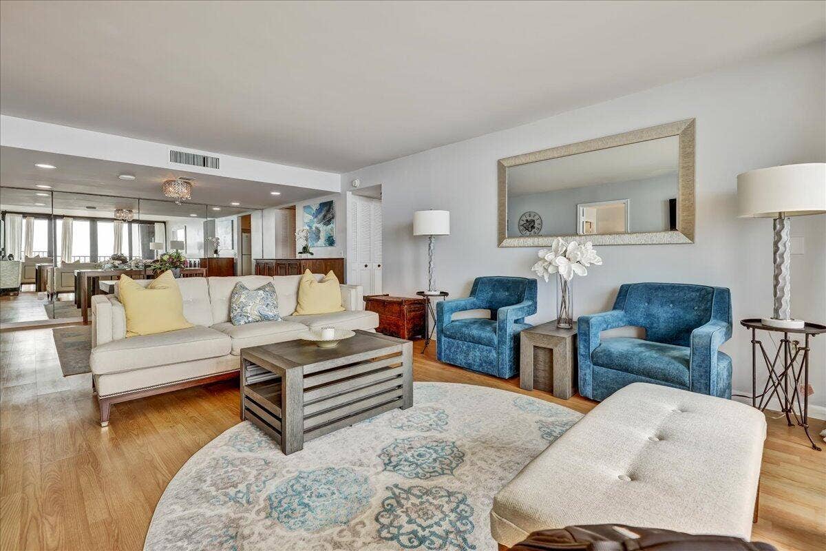 5600 N Flagler Drive, #Unit 1608, West Palm Beach, FL 33407 Living room2