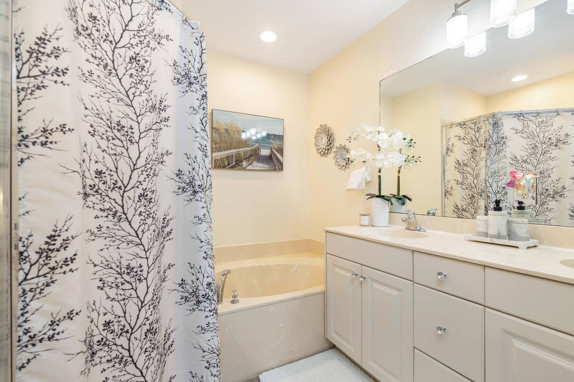 3725 Oleander Terrace, Riviera Beach, FL 33404 PrimaryBath