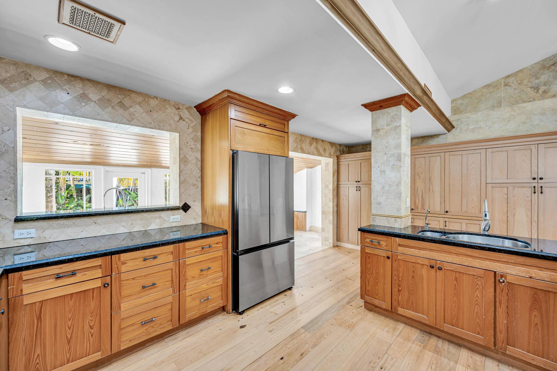 1413 NE 4th Court, Fort Lauderdale, FL 33301 1413 NE 4TH CT-19