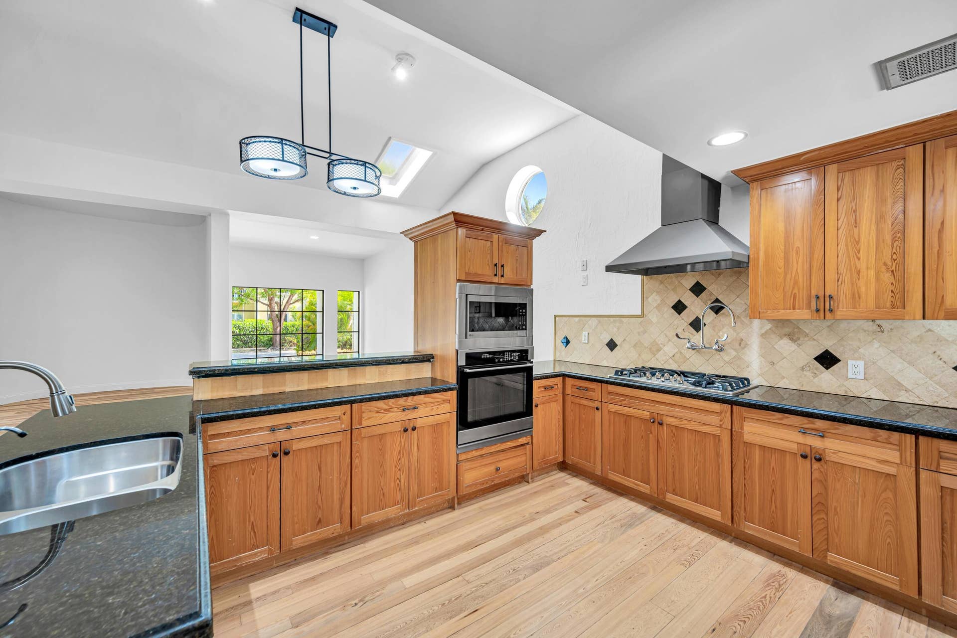 1413 NE 4th Court, Fort Lauderdale, FL 33301 1413 NE 4TH CT-17