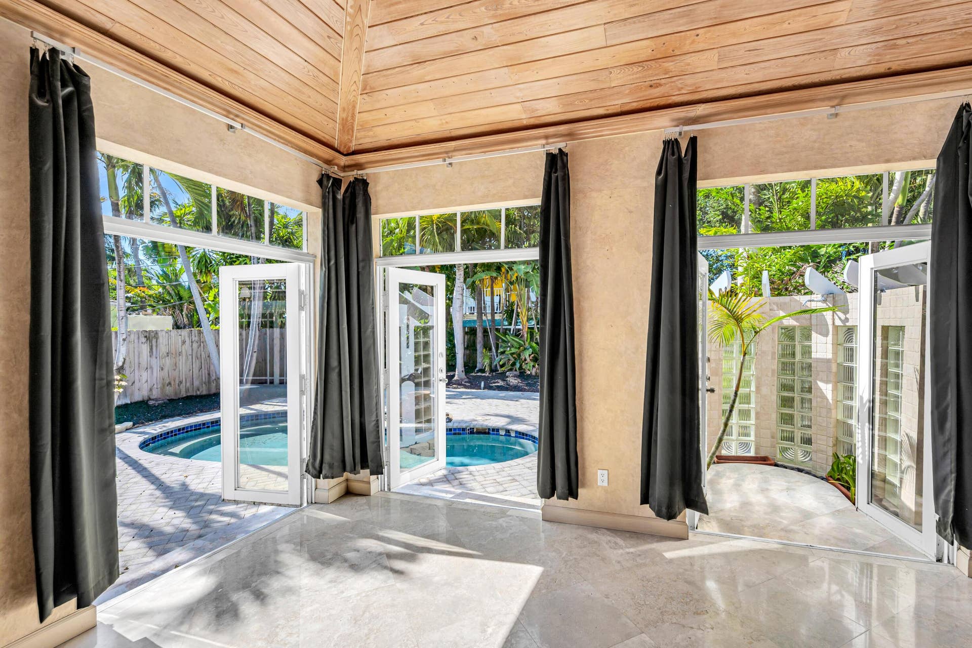 1413 NE 4th Court, Fort Lauderdale, FL 33301 1413 NE 4TH CT-35