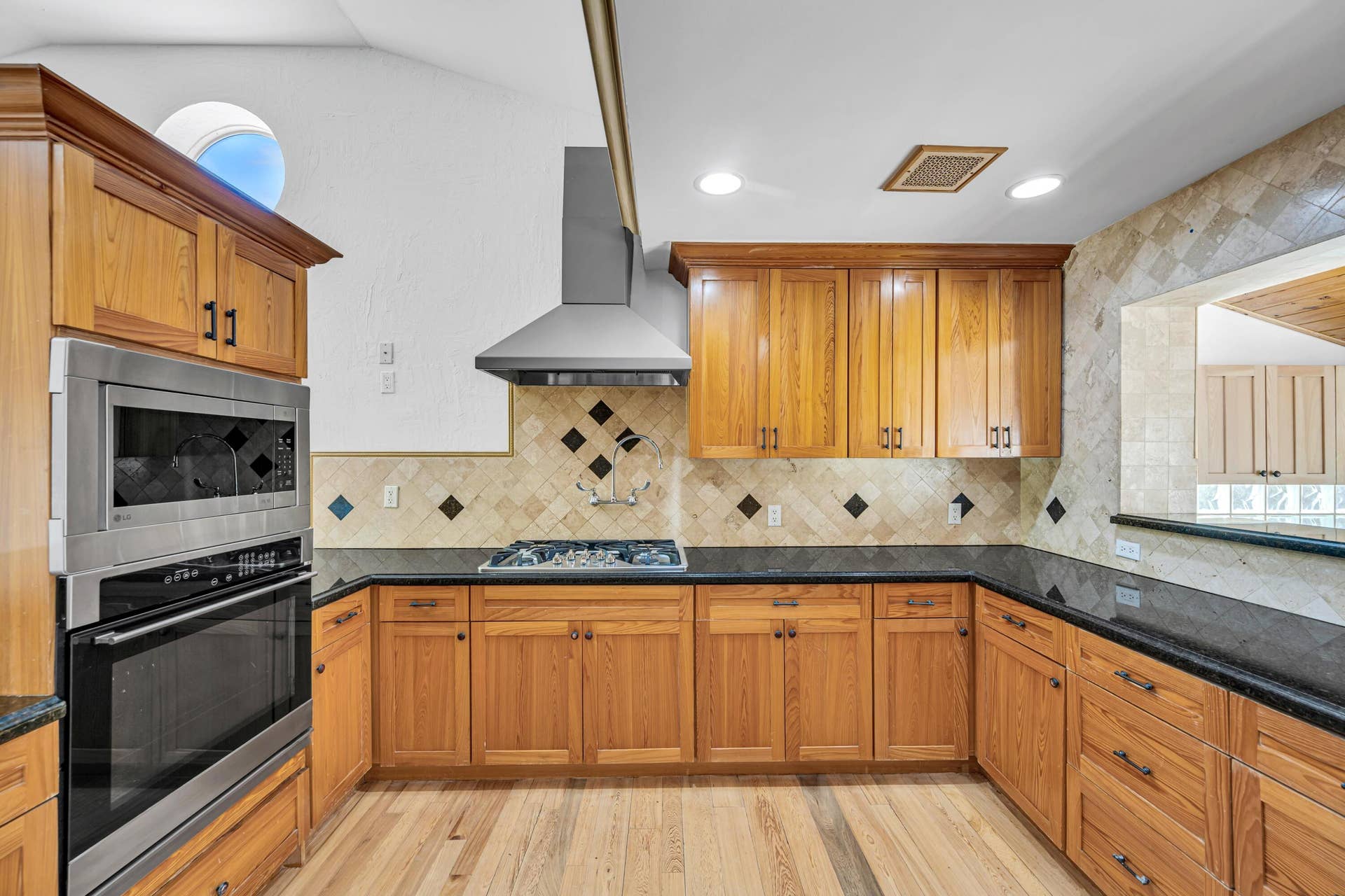 1413 NE 4th Court, Fort Lauderdale, FL 33301 1413 NE 4TH CT-18