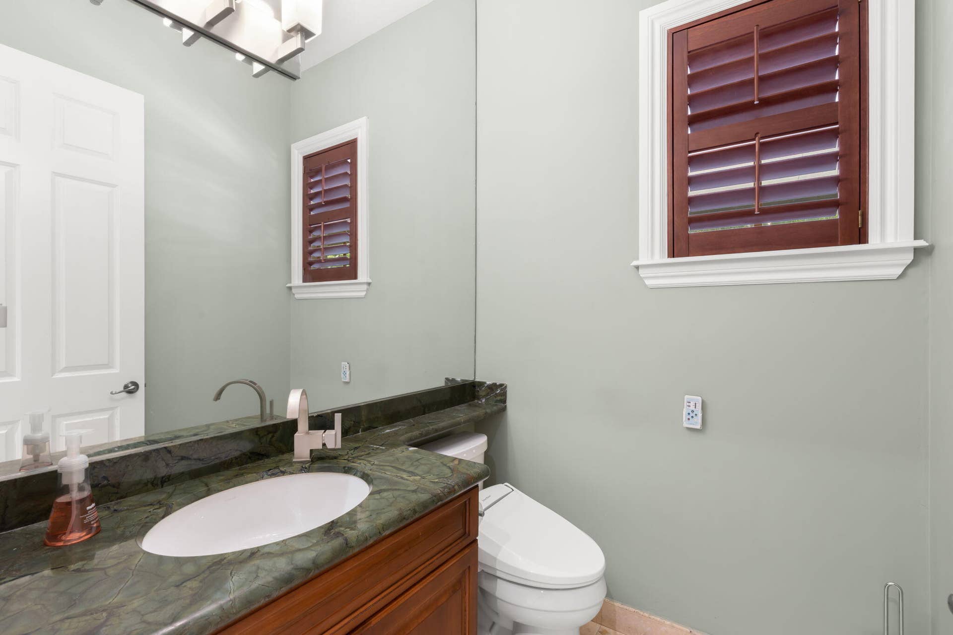 633 NE 20th Street, Wilton Manors, FL 33305 18-web-or-mls-633 NE 20th St, Wilton Man