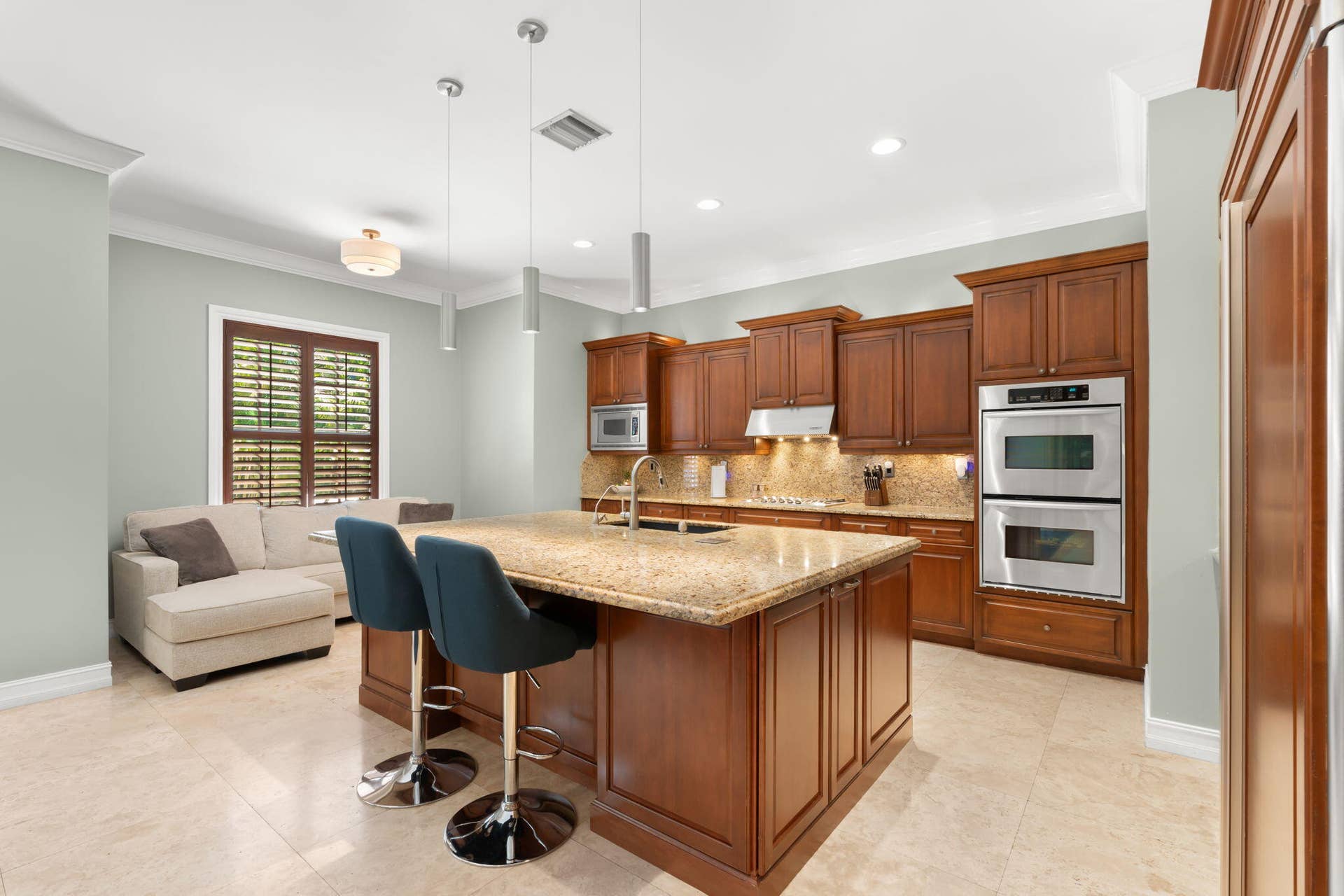 633 NE 20th Street, Wilton Manors, FL 33305 20-web-or-mls-633 NE 20th St, Wilton Man