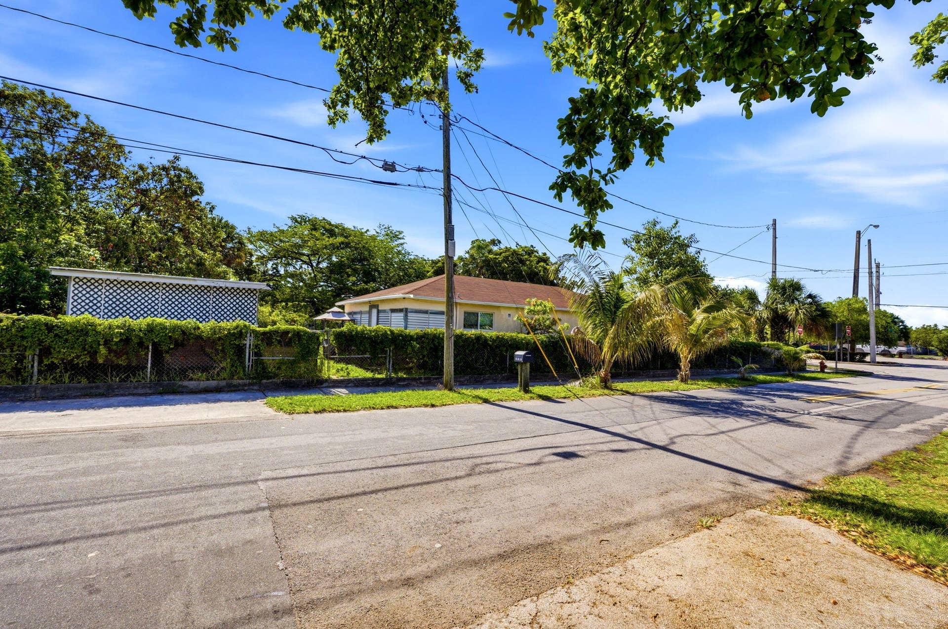 823 Doctor Martin Luther King Junior Boulevard, #823, Pompano Beach, FL 33060 25-web-or-mls-DSC08236_4b9b6139