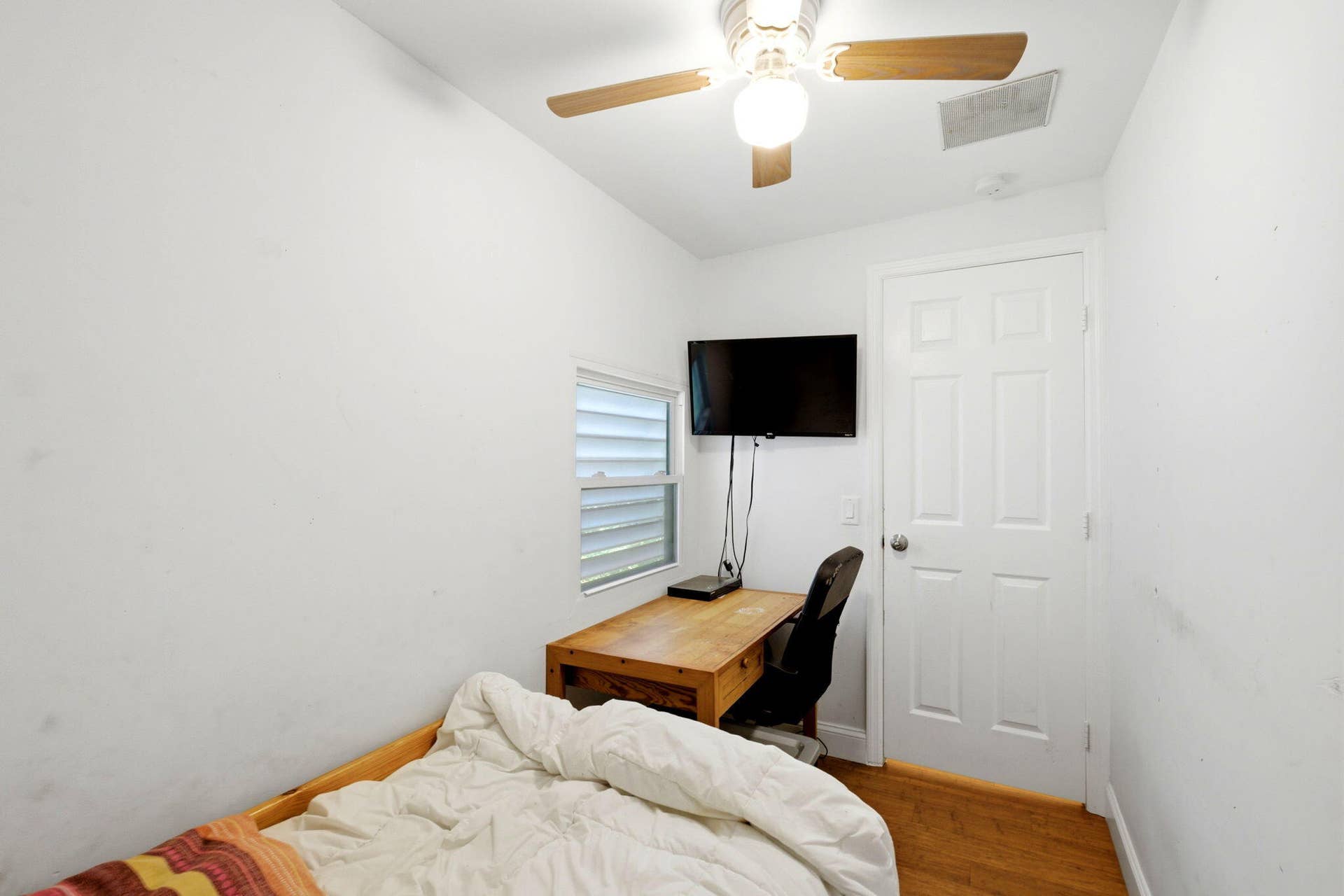 823 Doctor Martin Luther King Junior Boulevard, #823, Pompano Beach, FL 33060 16-web-or-mls-DSC08119_d8b3371f