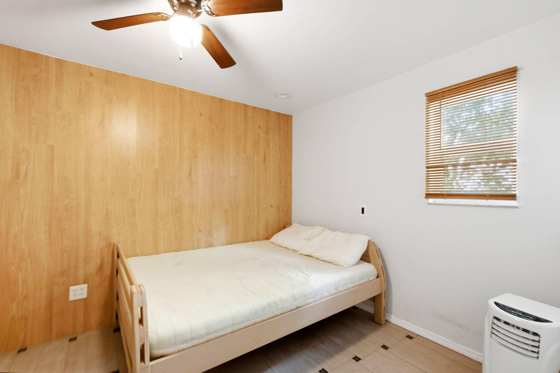 823 Doctor Martin Luther King Junior Boulevard, #823, Pompano Beach, FL 33060 15-web-or-mls-DSC08164_a1f2d744