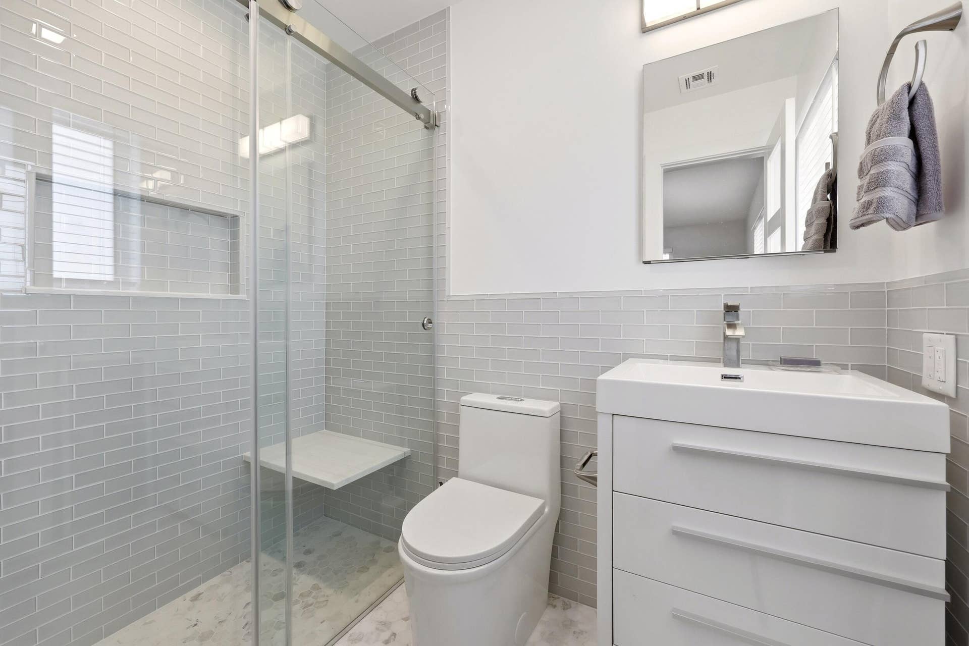 504 Bay Road, North Palm Beach, FL 33408 Bath 1