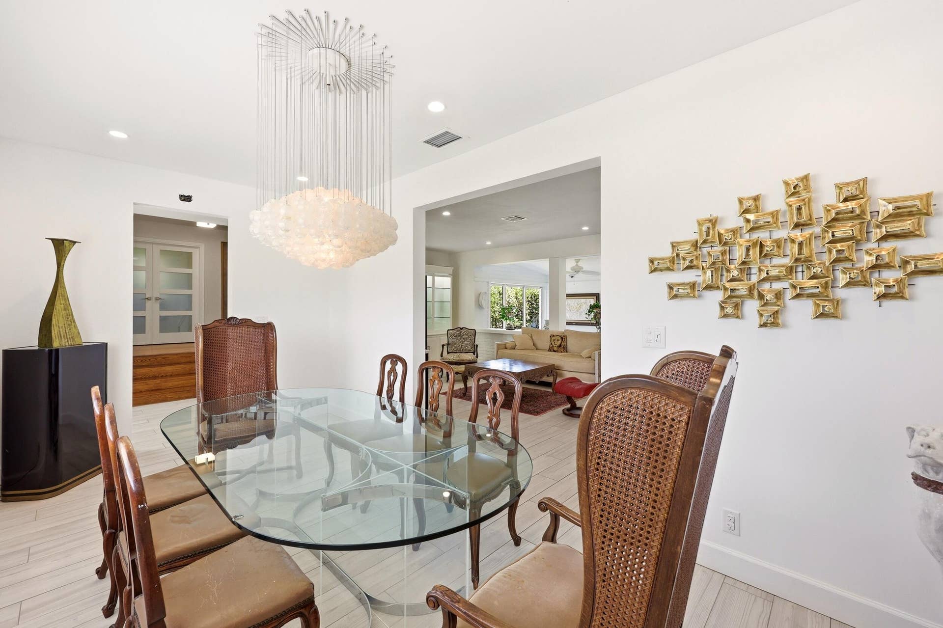 504 Bay Road, North Palm Beach, FL 33408 Dining