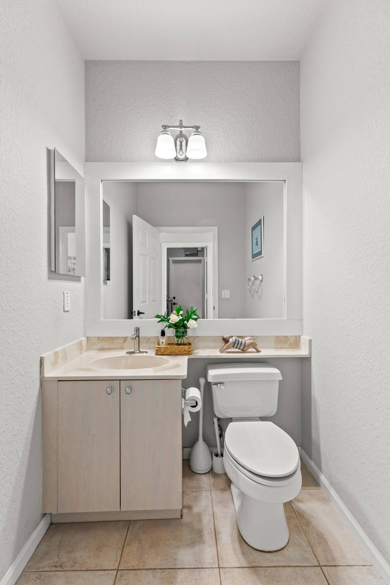 7611 Doubleton Drive, Delray Beach, FL 33446 Half Bath