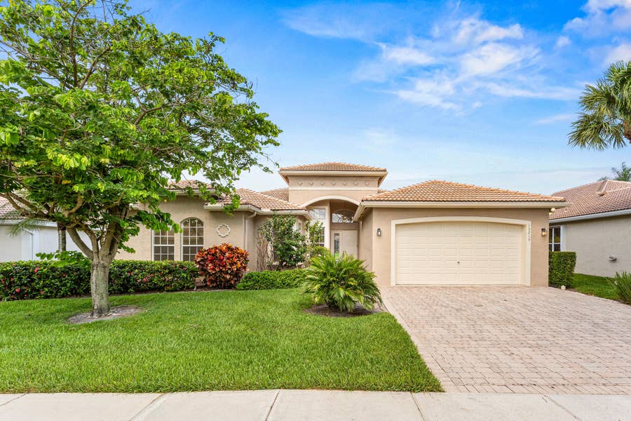 Property photo for 13215 Alhambra Lake Circle, Delray Beach, FL