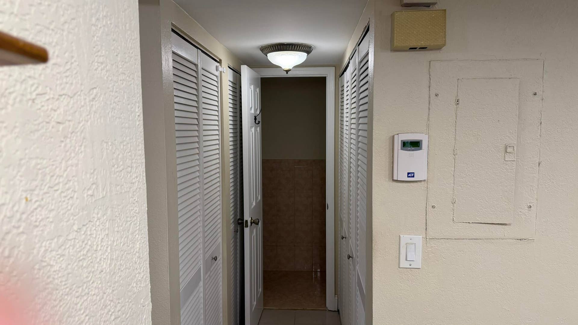 1/2 Bath/Laundry room/Ac closet/water heater