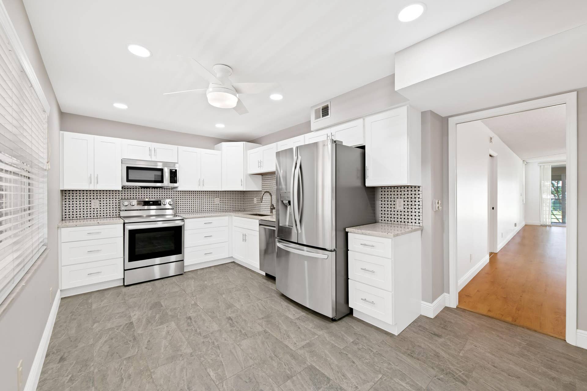 800 Cypress Grove Drive, #211, Pompano Beach, FL 33069 euoji9Mw