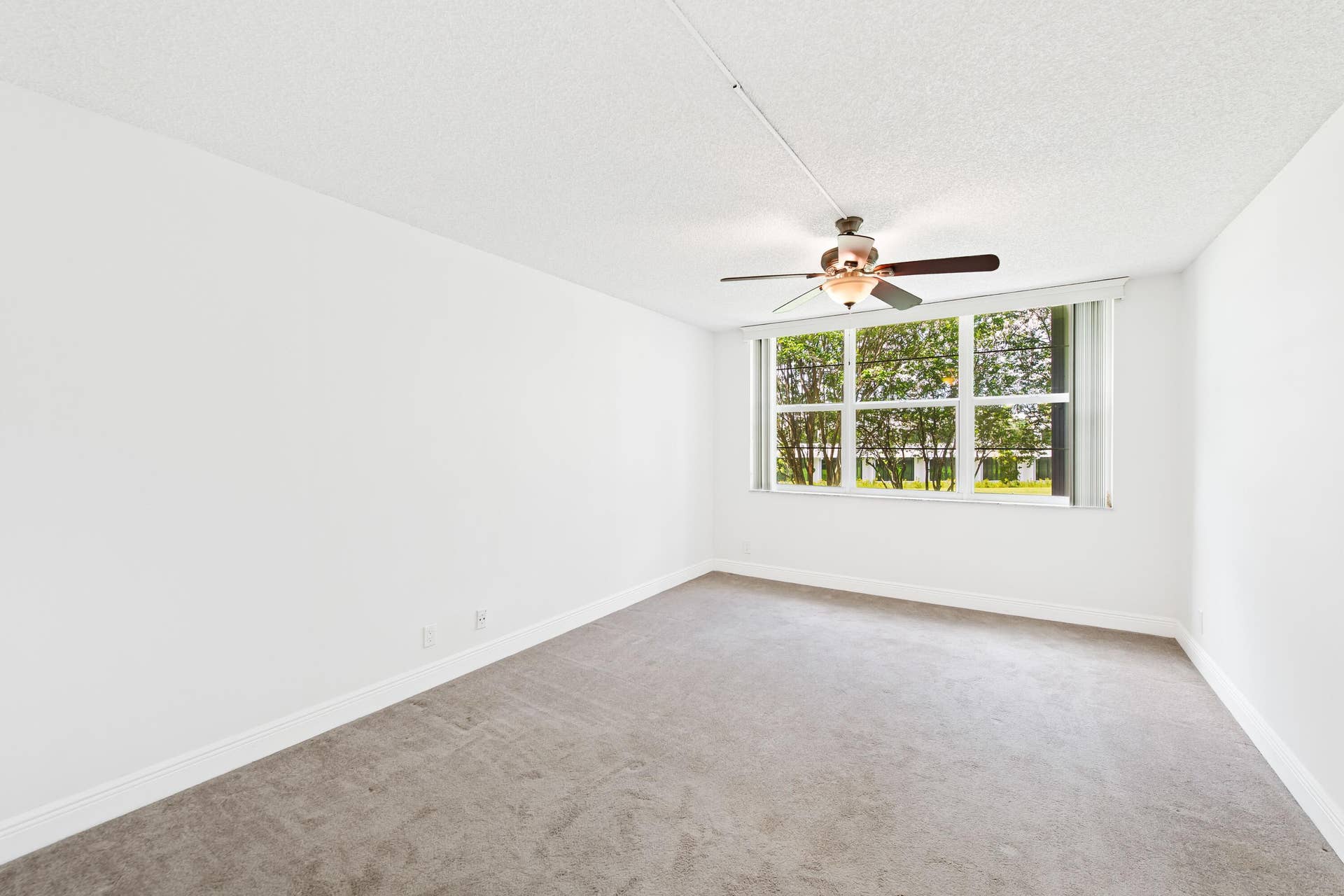 800 Cypress Grove Drive, #211, Pompano Beach, FL 33069 L-yFdeiQ