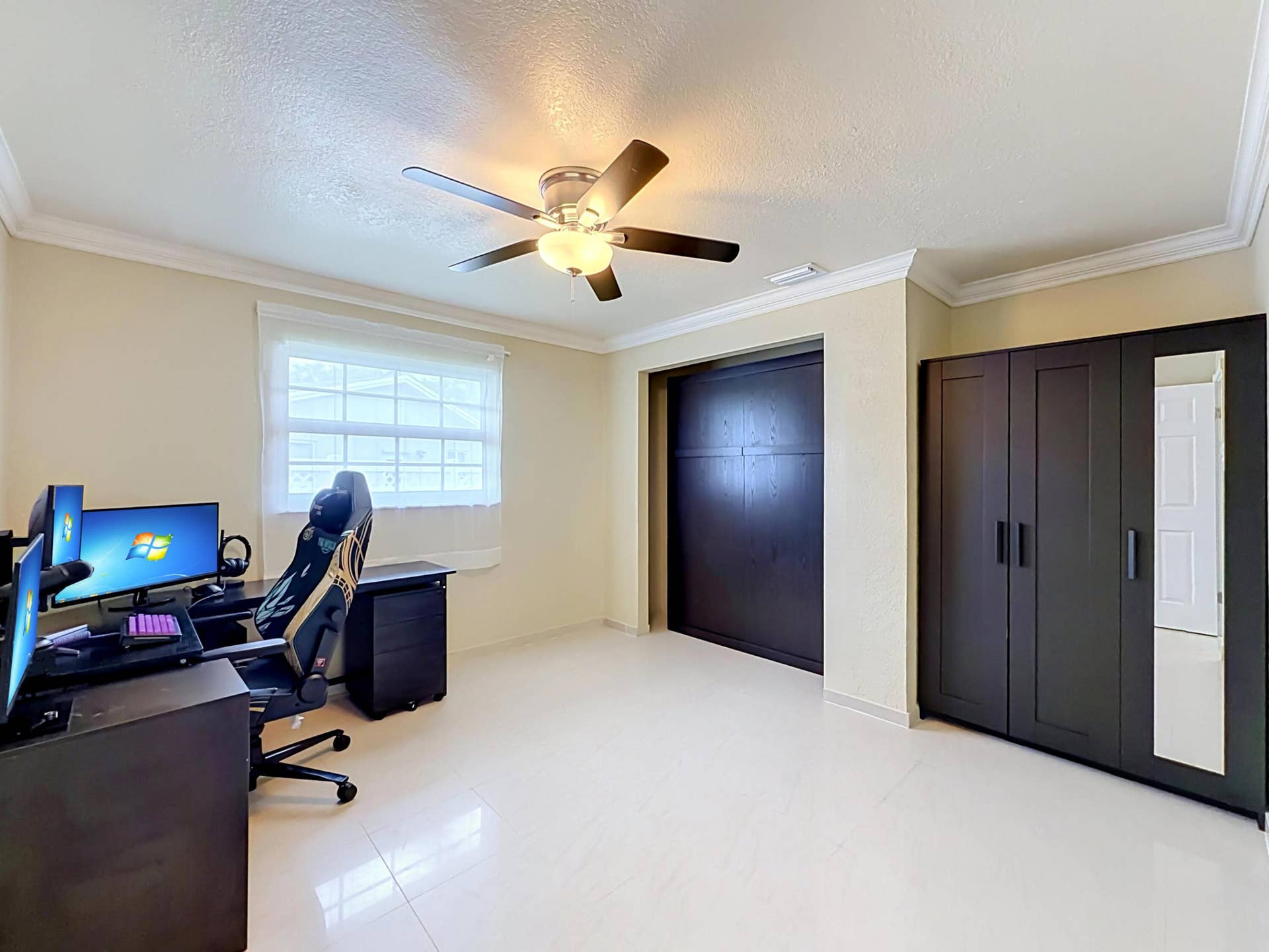 851 E Plantation Circle, Plantation, FL 33324 3 bedroom with murphy bed and armoire