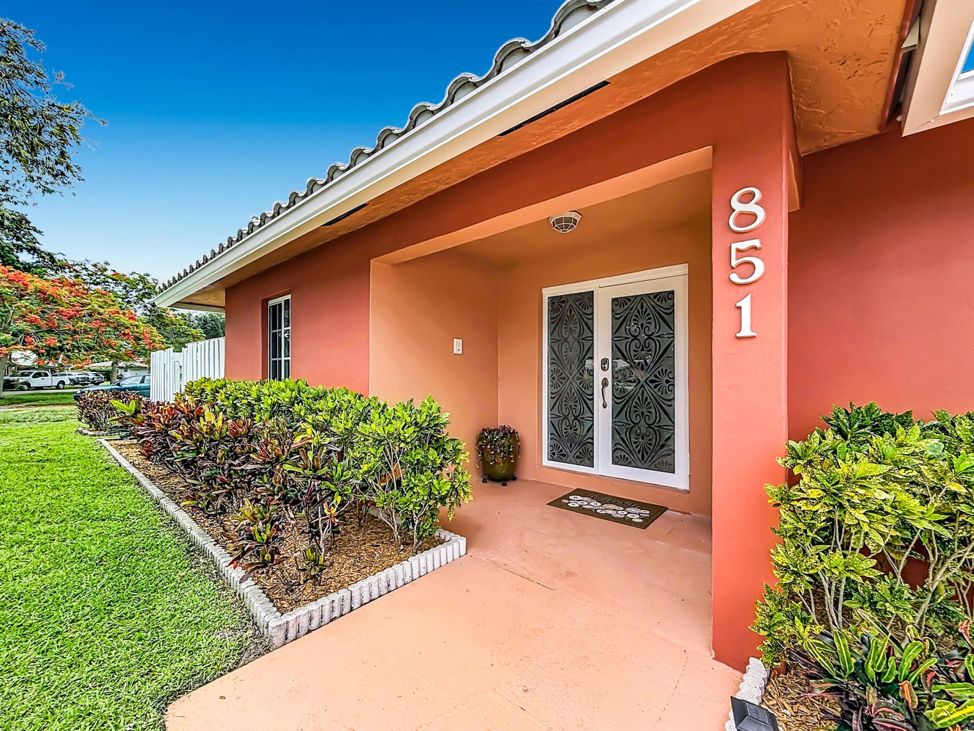851 E Plantation Circle, Plantation, FL 33324 Entrance to home