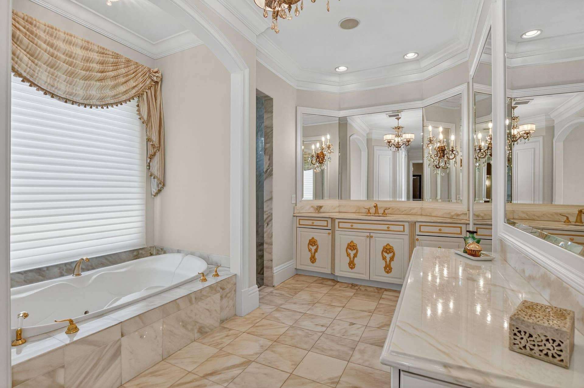 377 E Coconut Palm Road, Boca Raton, Boca Raton, FL 33432 20260228124238128629000000-o