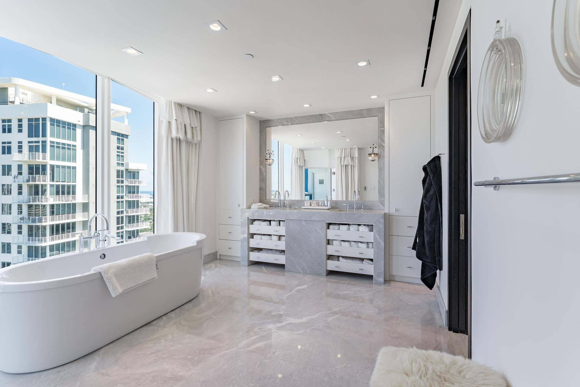 333 Las Olas Way, #4206, Fort Lauderdale, FL 33301 21