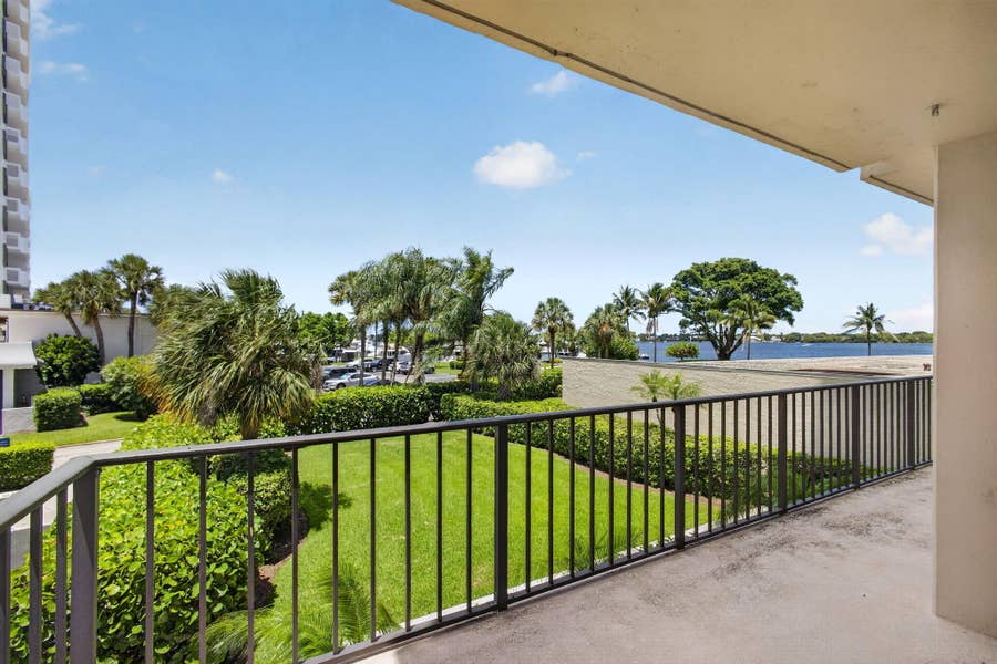 Property photo for 136 Lakeshore Drive, North Palm Beach, FL