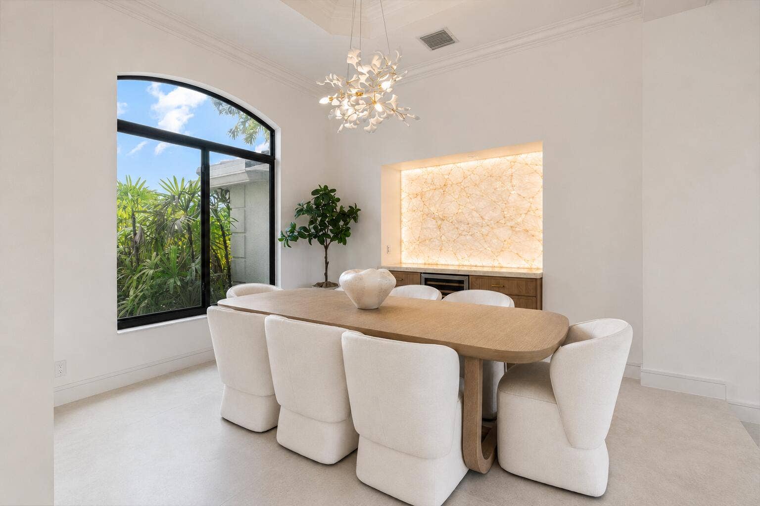 15463 Tall Oak Avenue, Delray Beach, FL 33446 dining ChatGPT Image Jun 12, 2026, 11_30