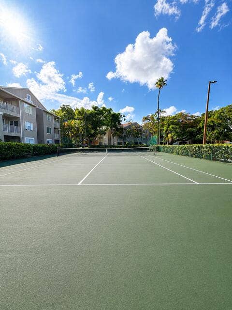 Verano Tennis Court