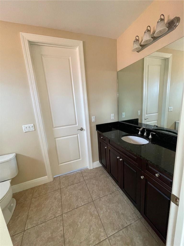 Upstairs bath #4