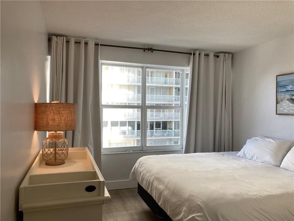 4010 N Galt Ocean Drive, #414, Fort Lauderdale, Fort Lauderdale, FL 33308 Guest Bedroom-King Bed