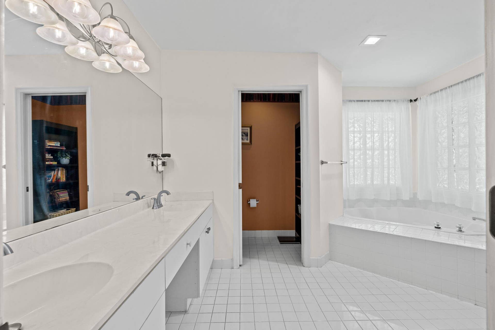 6220 NW 58th Way, Parkland, FL 33067 Primary Bathroom