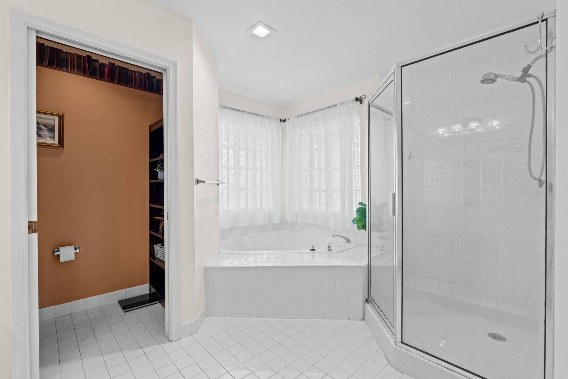 6220 NW 58th Way, Parkland, FL 33067 Primary Bathroom