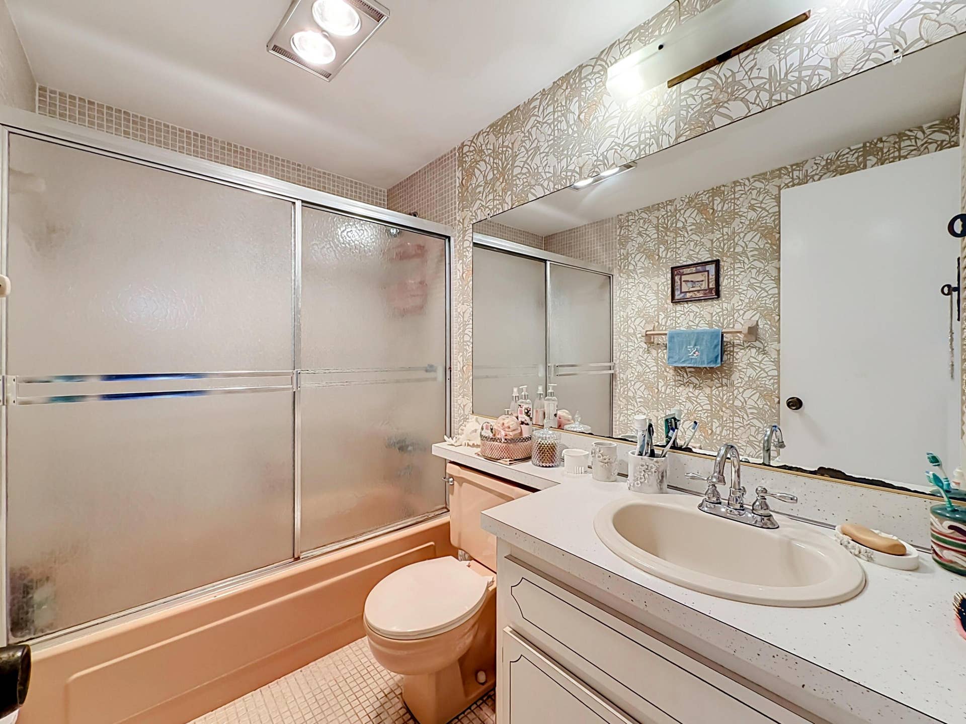 4117 Bougainvilla Drive, #207, Lauderdale By The Sea, FL 33308 4117 Bougainvilla Drive #102-52