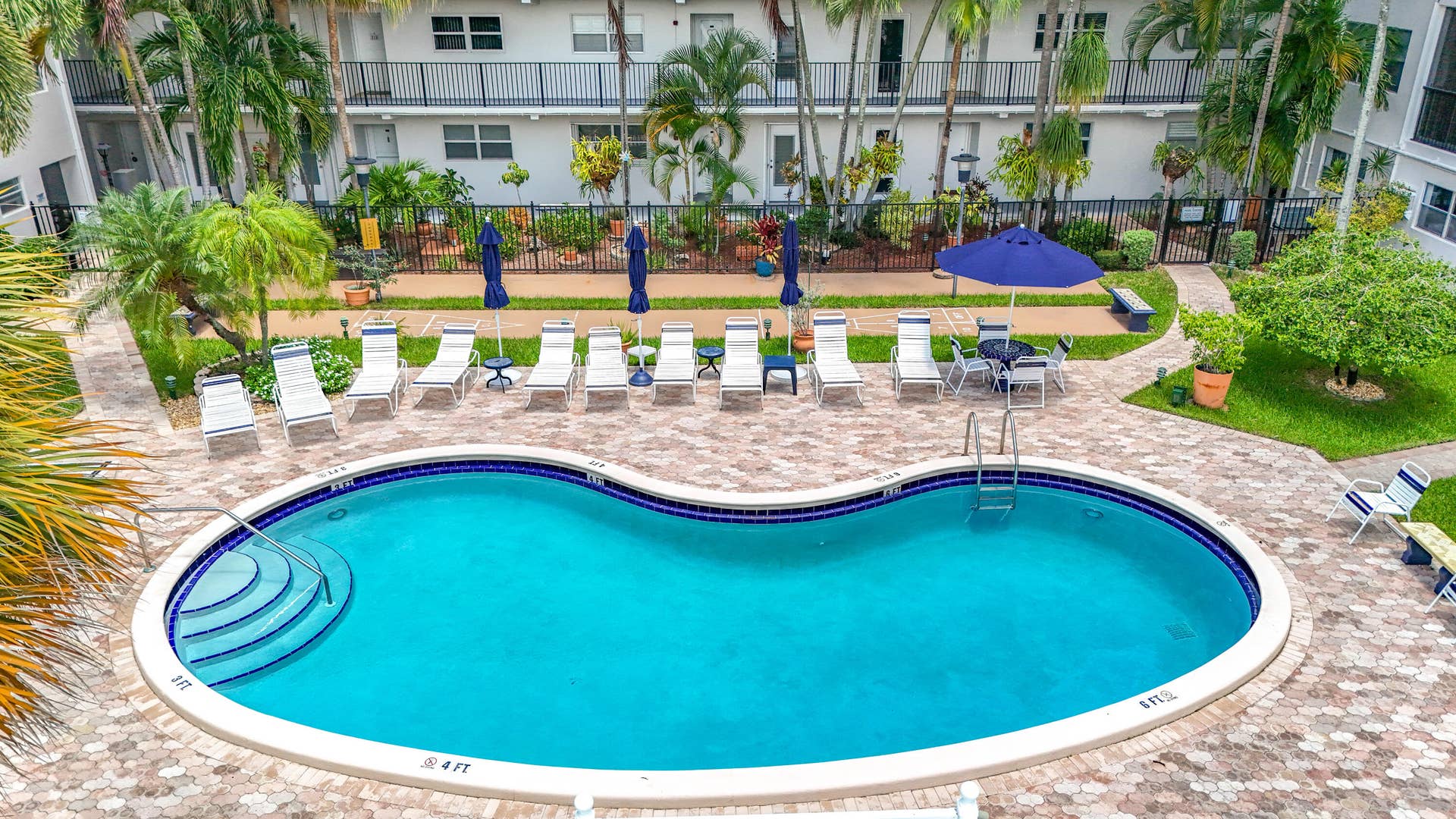 4117 Bougainvilla Drive, #207, Lauderdale By The Sea, FL 33308 4117 Bougainvilla Drive #102-72