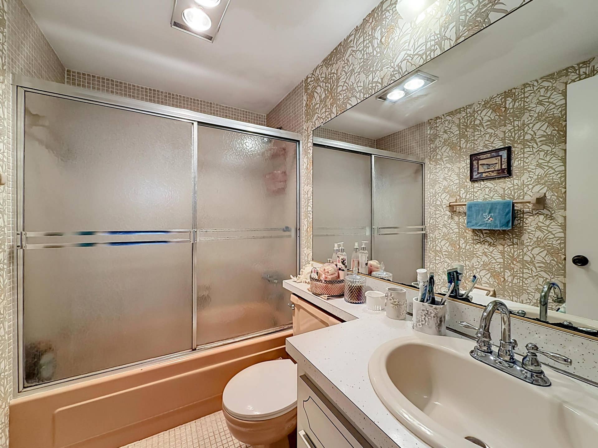 4117 Bougainvilla Drive, #207, Lauderdale By The Sea, FL 33308 4117 Bougainvilla Drive #102-53