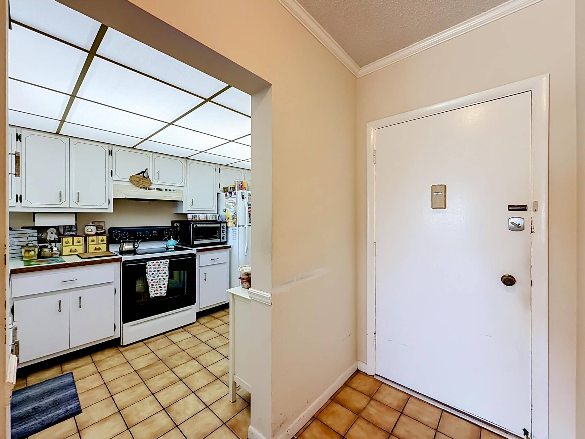 4117 Bougainvilla Drive, #207, Lauderdale By The Sea, FL 33308 4117 Bougainvilla Drive #102-14