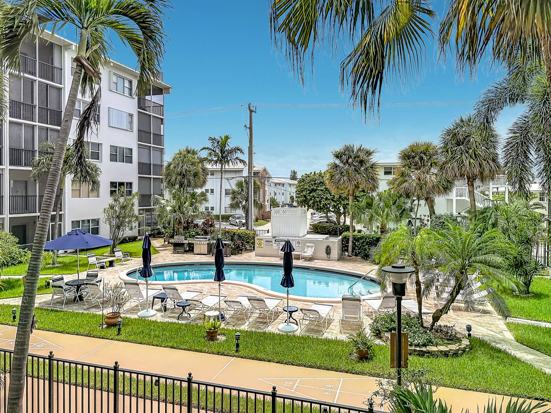 4117 Bougainvilla Drive, #207, Lauderdale By The Sea, FL 33308 4117 Bougainvilla Drive #102-68