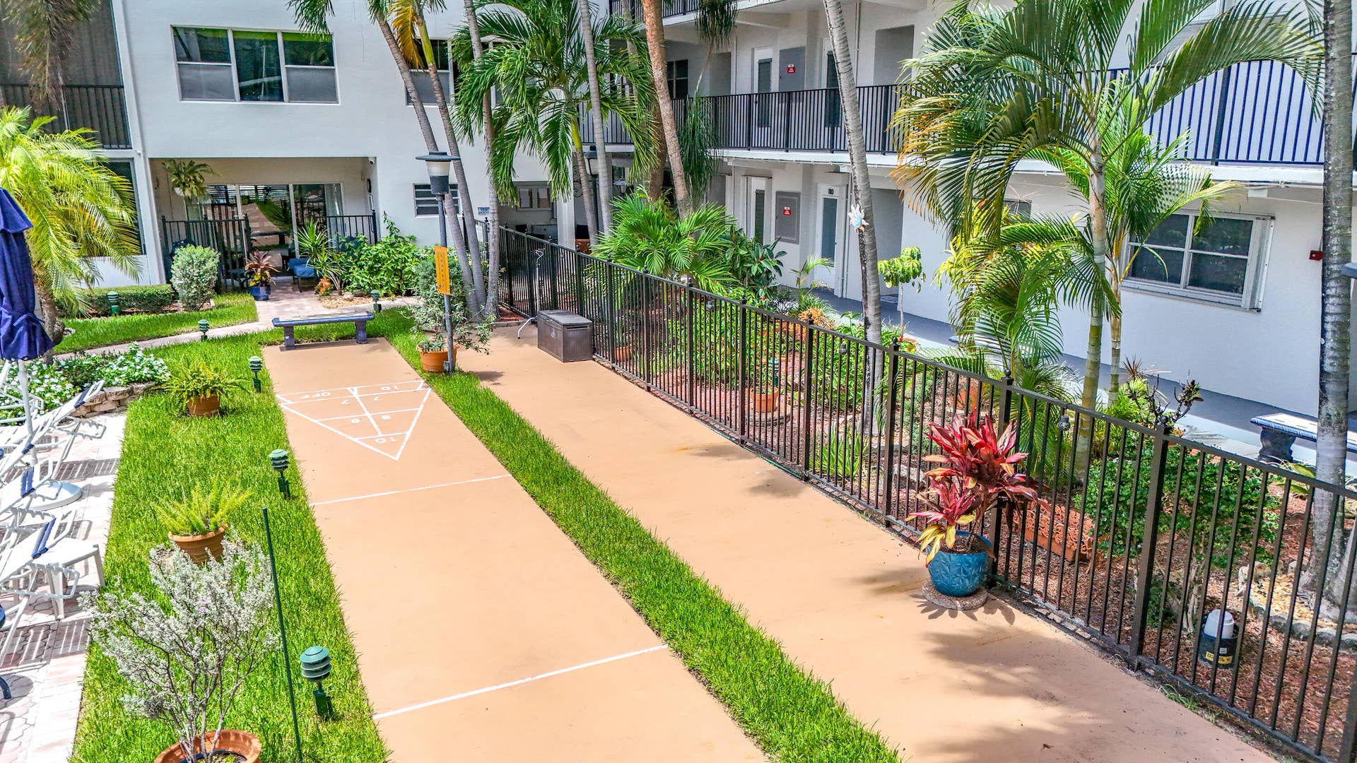 4117 Bougainvilla Drive, #207, Lauderdale By The Sea, FL 33308 4117 Bougainvilla Drive #102-76