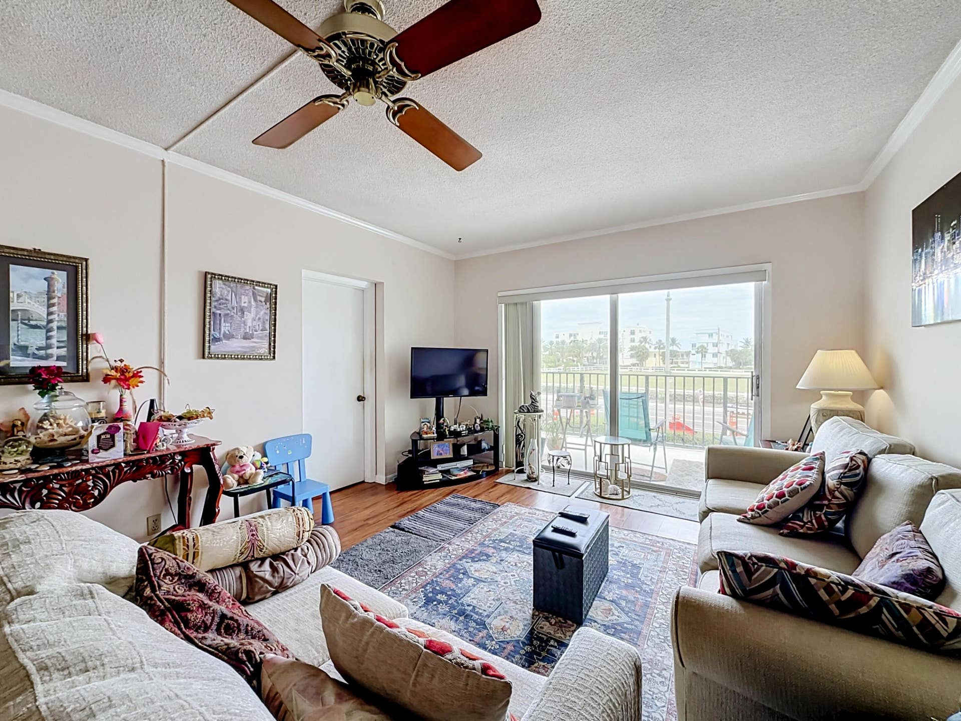 4117 Bougainvilla Drive, #207, Lauderdale By The Sea, FL 33308 4117 Bougainvilla Drive #102-33
