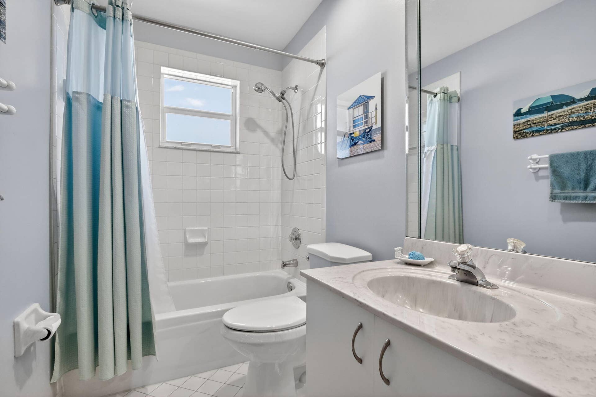 1306 SE 5th Court, Dania Beach, FL 33004 Guest Bathroom