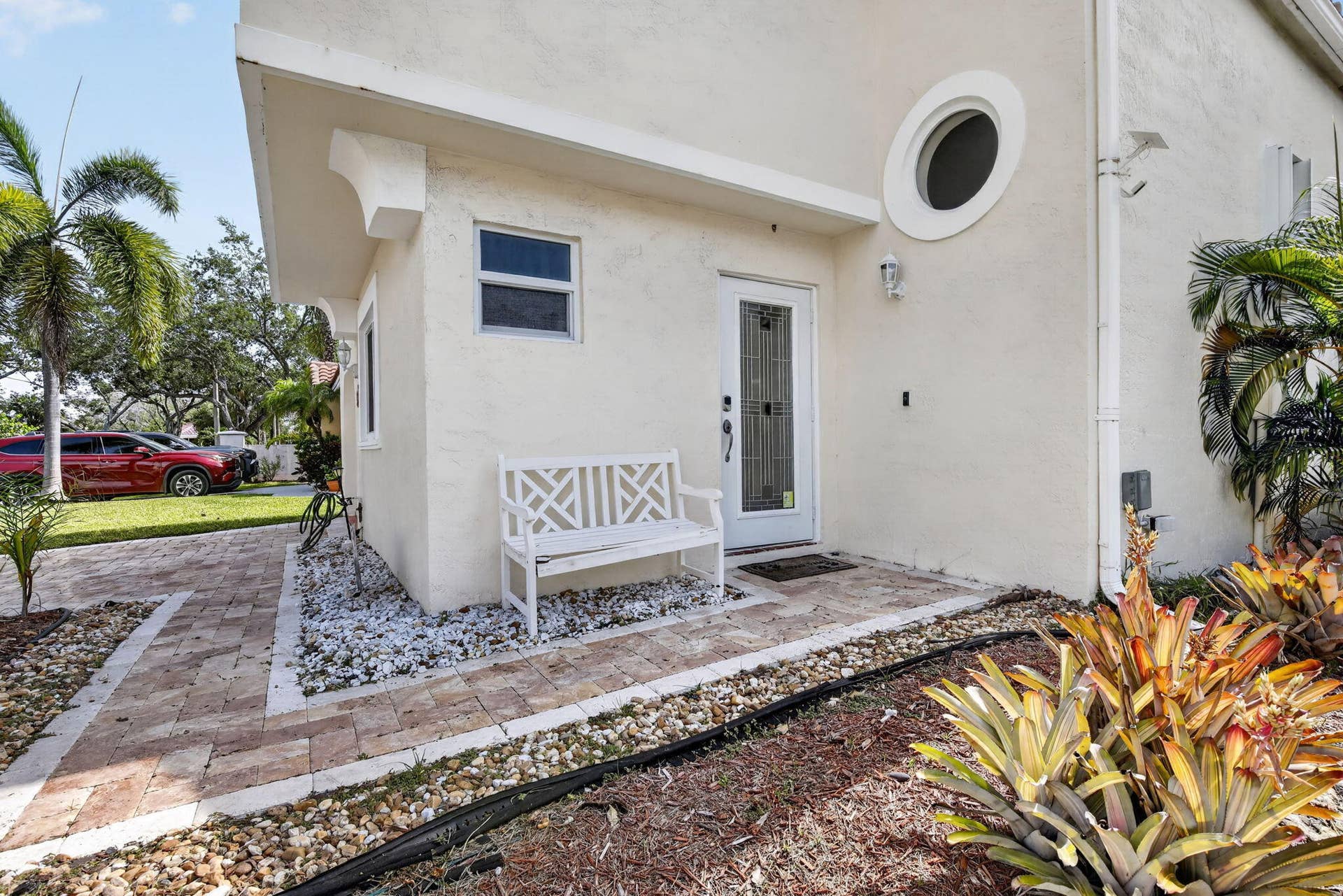 1306 SE 5th Court, Dania Beach, FL 33004 Entrance