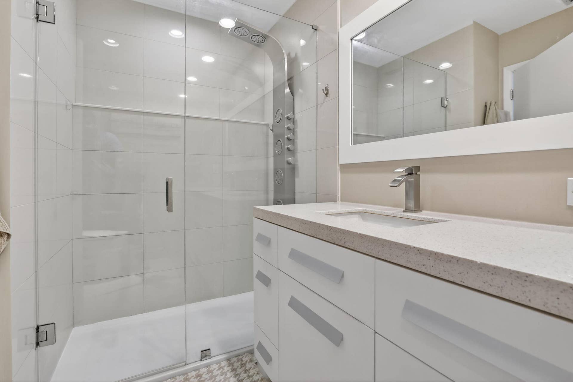 1306 SE 5th Court, Dania Beach, FL 33004 Primary Bathroom