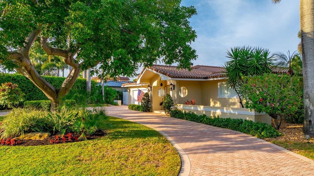 2317 NE 28th Court, Lighthouse Point, Lighthouse Point, FL 33064 Photo 4