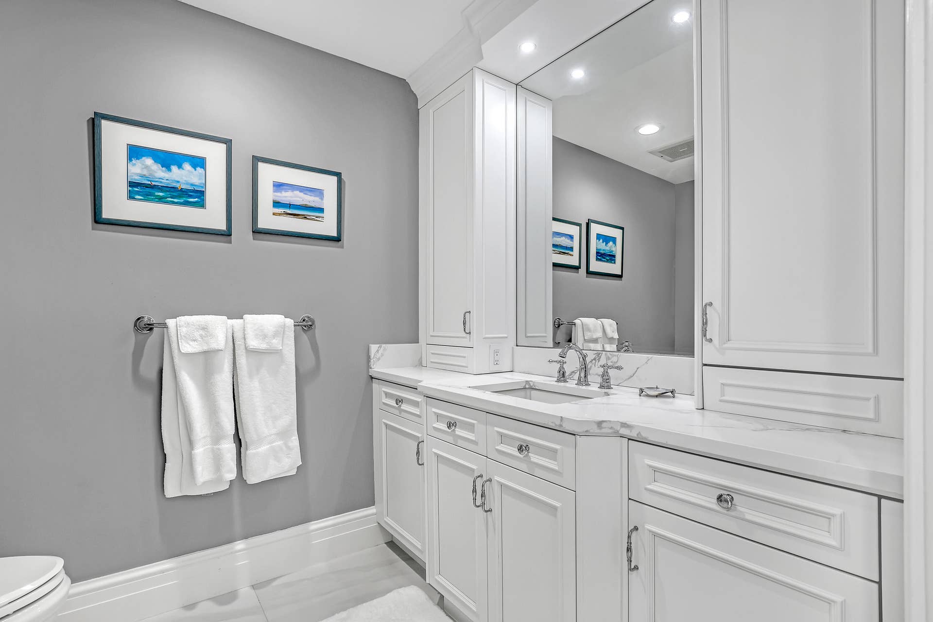 3920 N Ocean Drive, #9b, Singer Island, FL 33404 Guest Bathroom