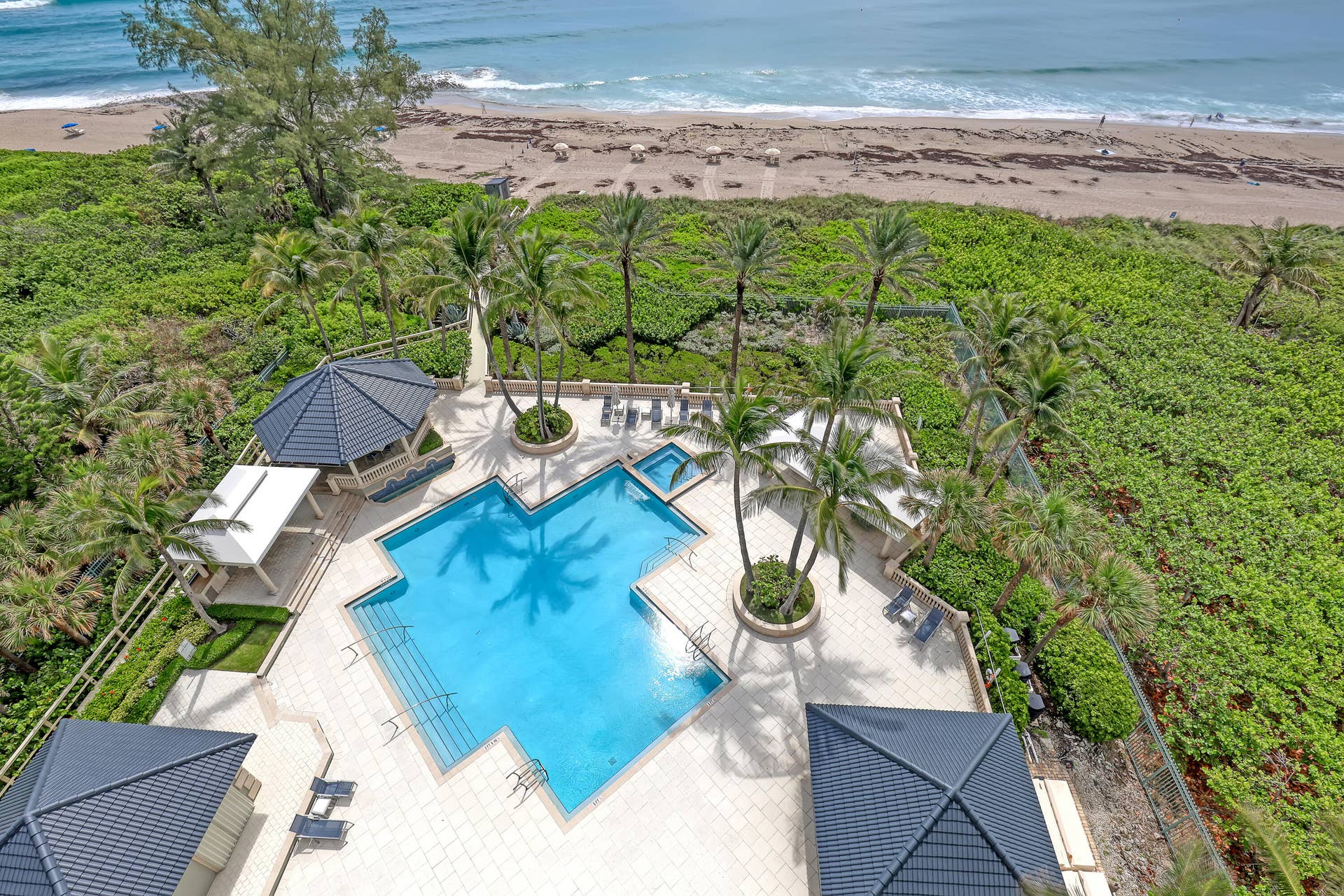 3920 N Ocean Drive, #9b, Singer Island, FL 33404 Pool