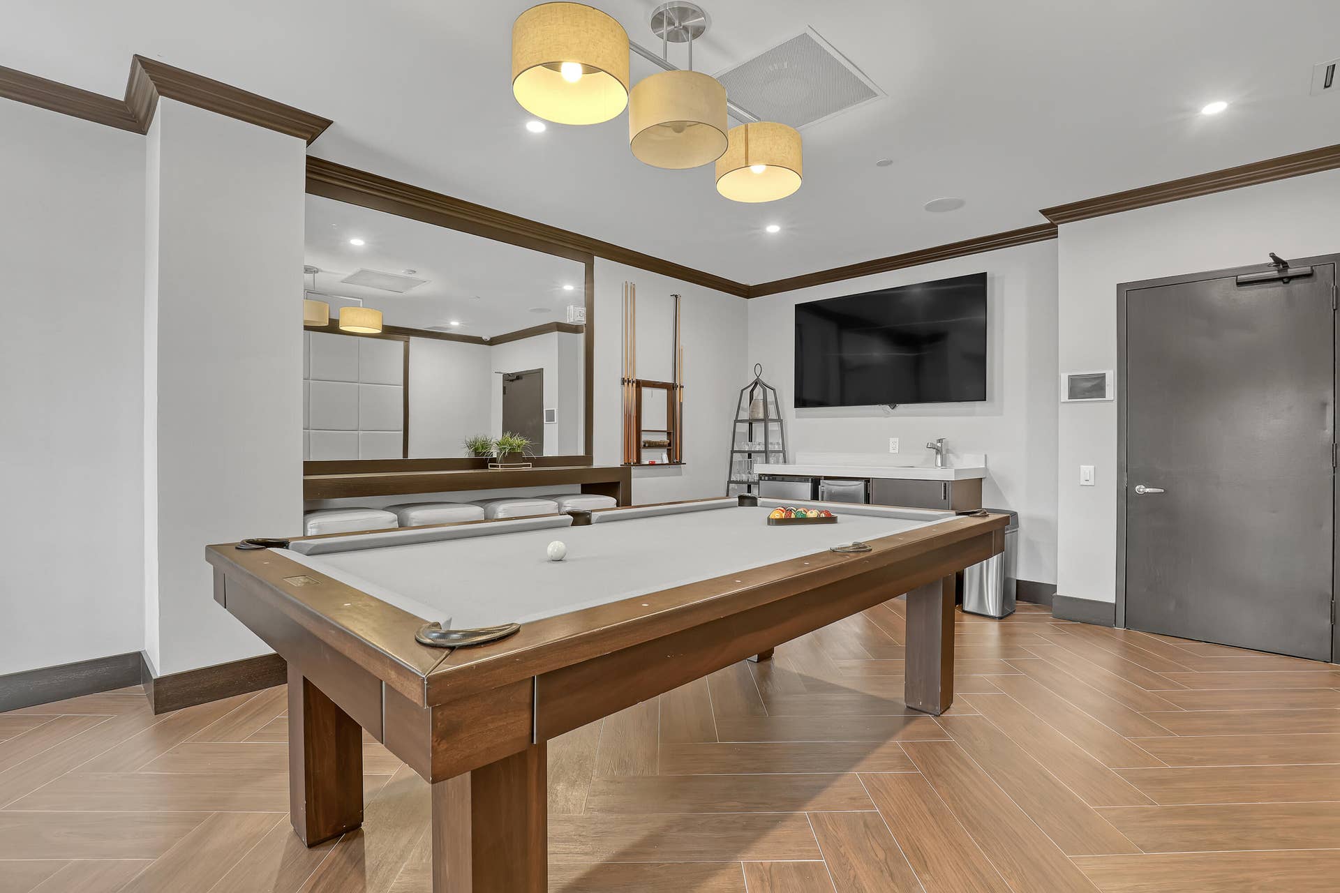 3920 N Ocean Drive, #9b, Singer Island, FL 33404 Pool Table