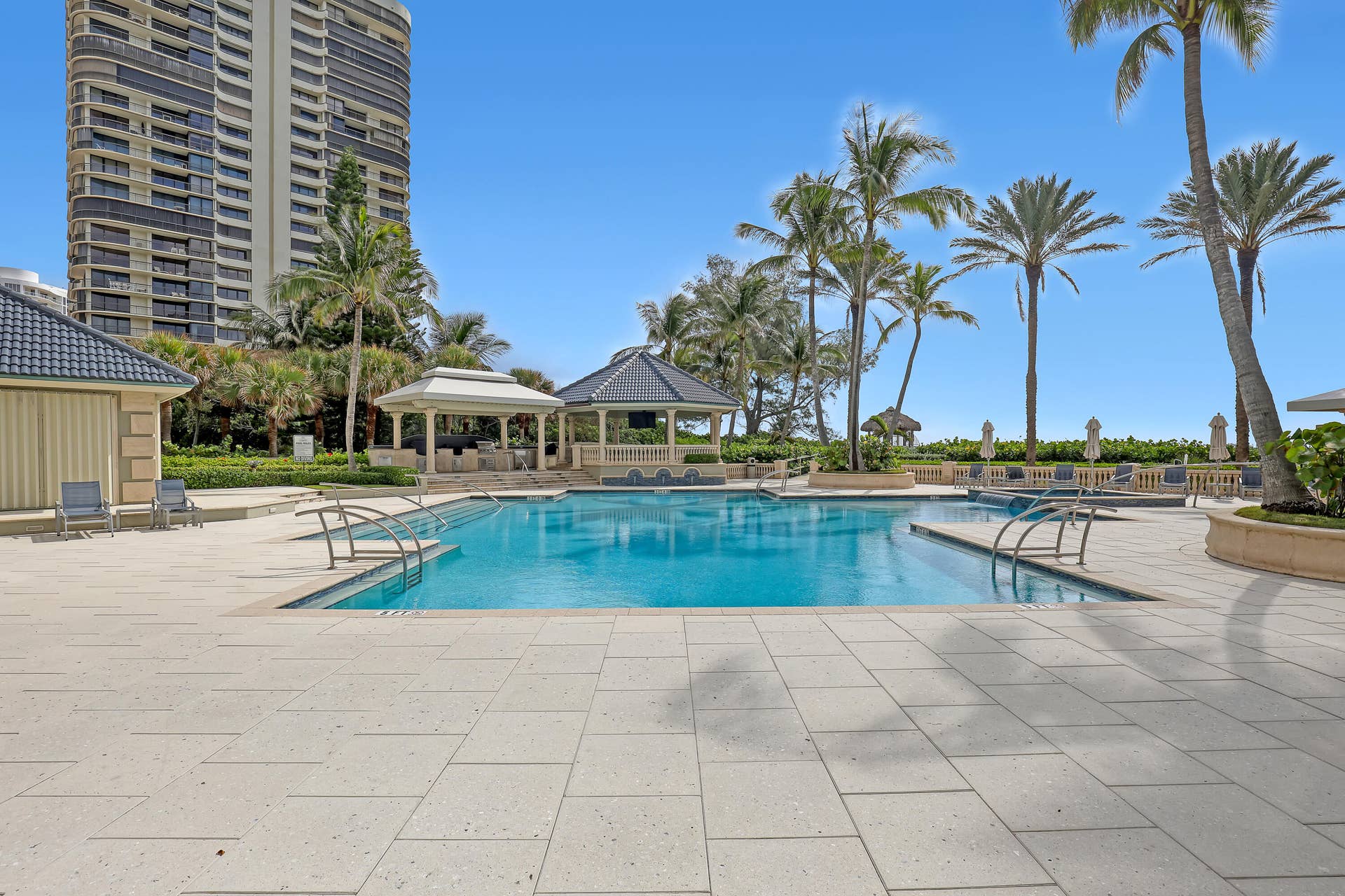 3920 N Ocean Drive, #9b, Singer Island, FL 33404 pool